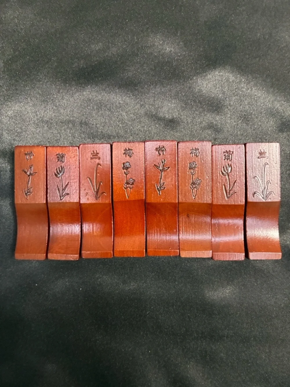 Red Wooden Chopstick Holders — Pack of 8 Elegant Bamboo Rests